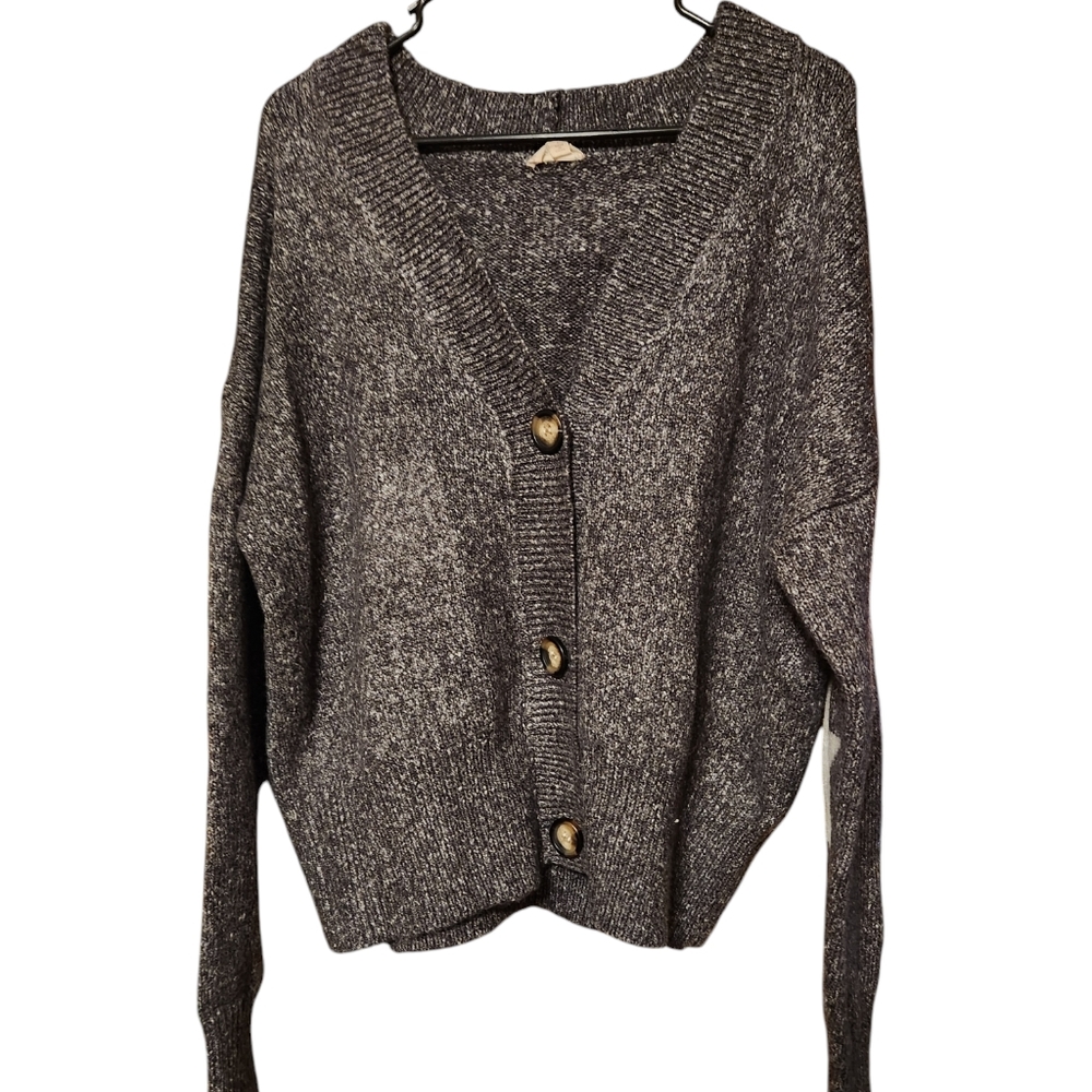 NWOT HEM & THREAD CARDIGAN SWEATER
